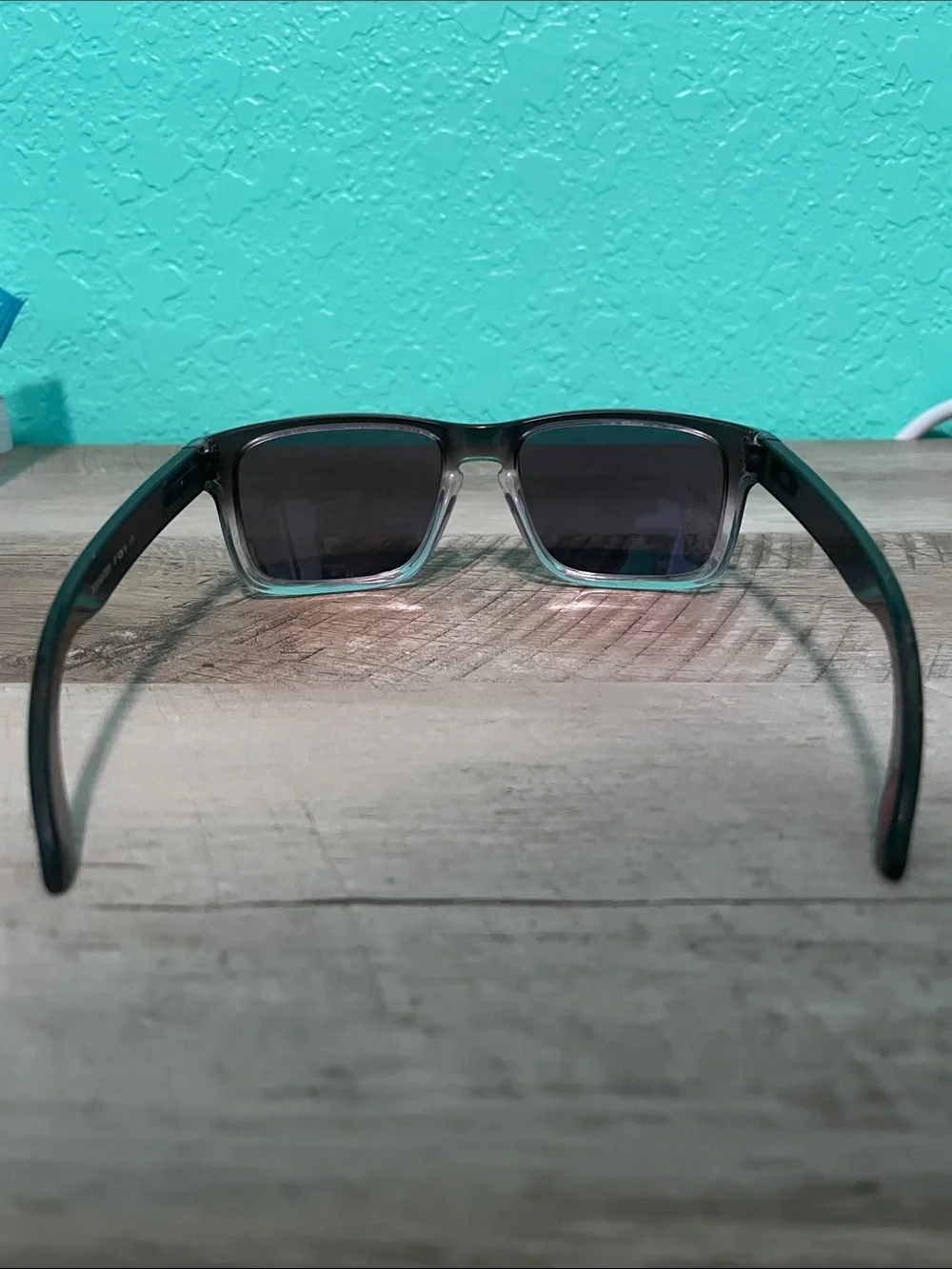 Oakley Holbrook ombré Men's Black Polarized Sunglasses